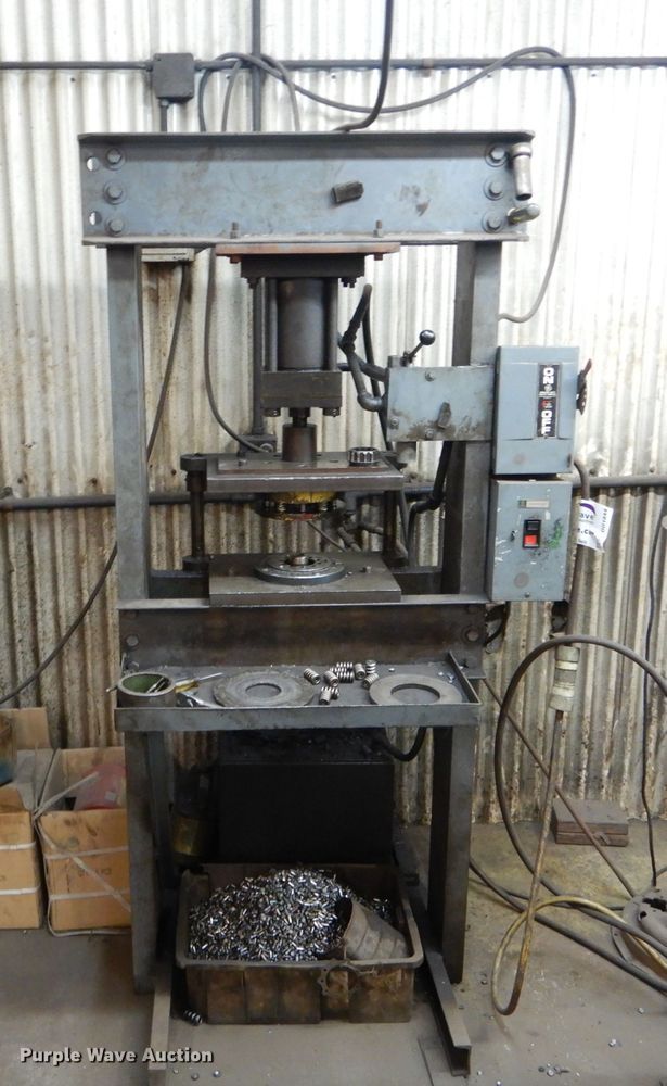 image for item DD1844 Hydraulic press