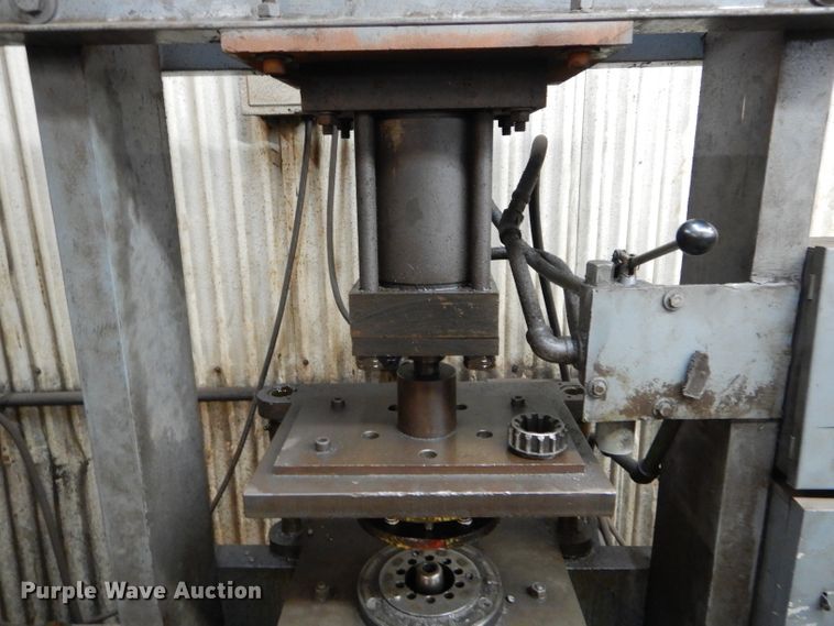 image for item DD1844 Hydraulic press