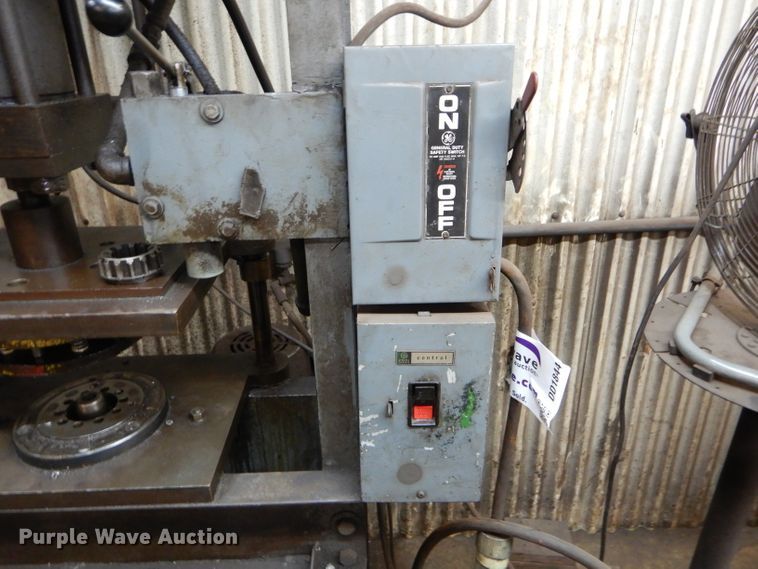 image for item DD1844 Hydraulic press