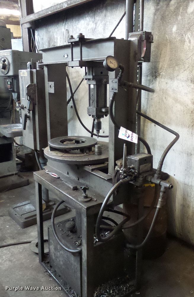 image for item DD1871 Arrow automotive hydraulic press