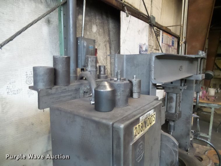 image for item DD1871 Arrow automotive hydraulic press