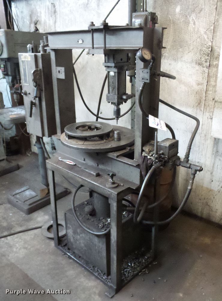 image for item DD1871 Arrow automotive hydraulic press