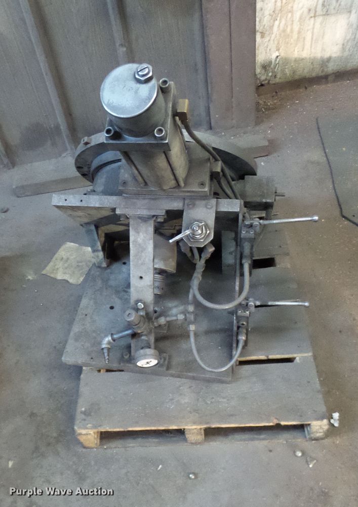 image for item DD1903 Kearney & Trecker grinder