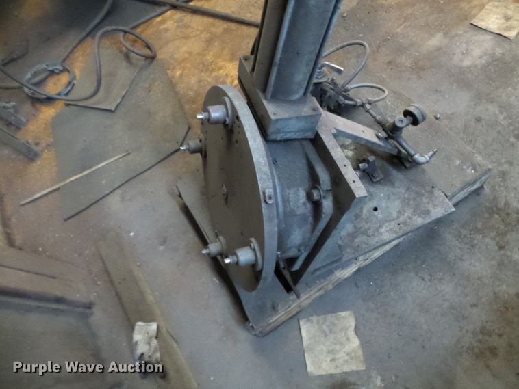 image for item DD1903 Kearney & Trecker grinder