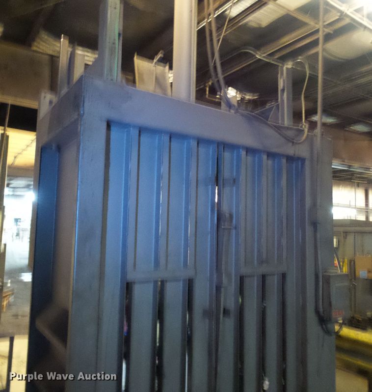 image for item DD1907 Selco VB60RH baler