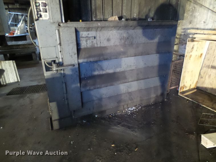 image for item DD1907 Selco VB60RH baler