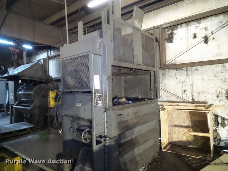 image for item DD1907 Selco VB60RH baler