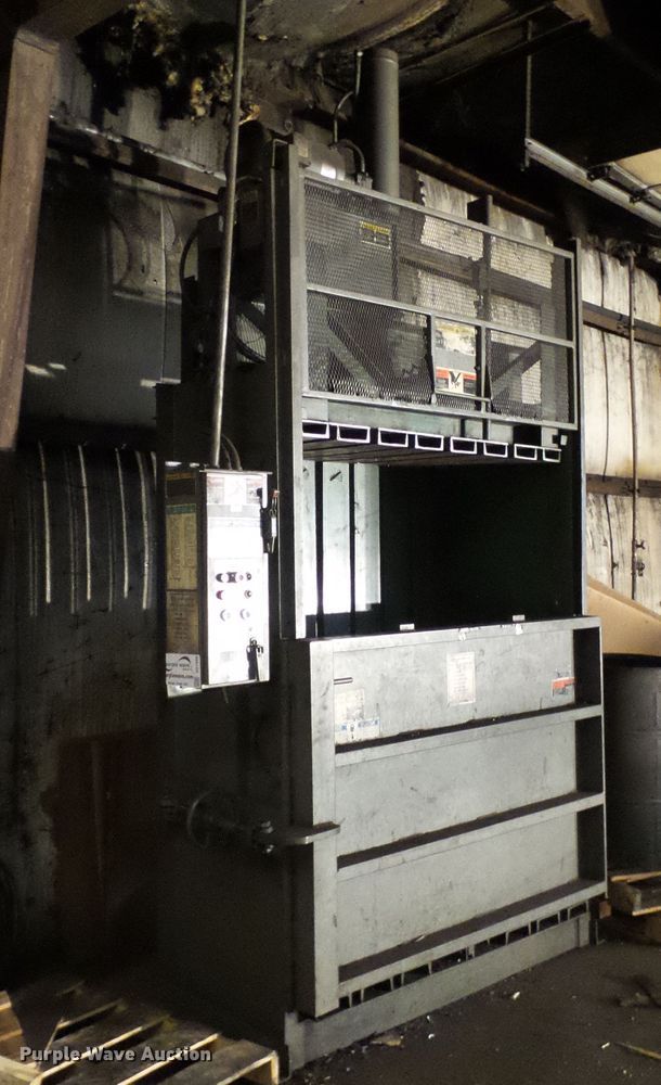 image for item DD1908 Selco VT-5-LH baler