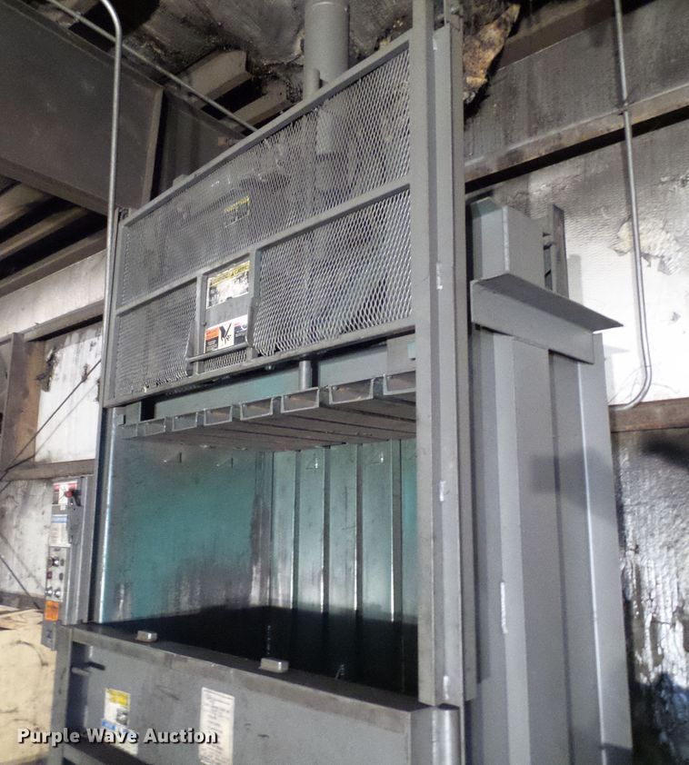 image for item DD1908 Selco VT-5-LH baler