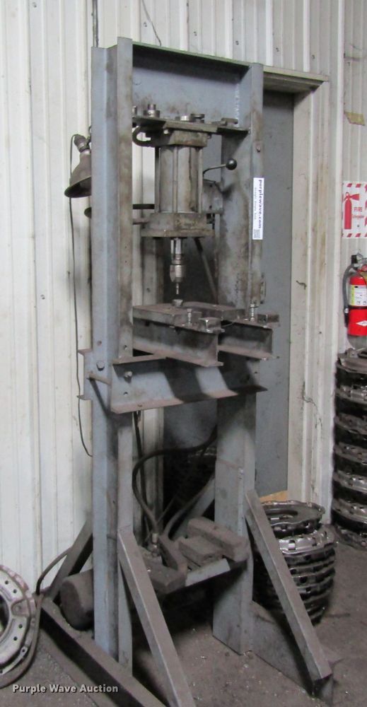 image for item DD1913 Hydraulic press