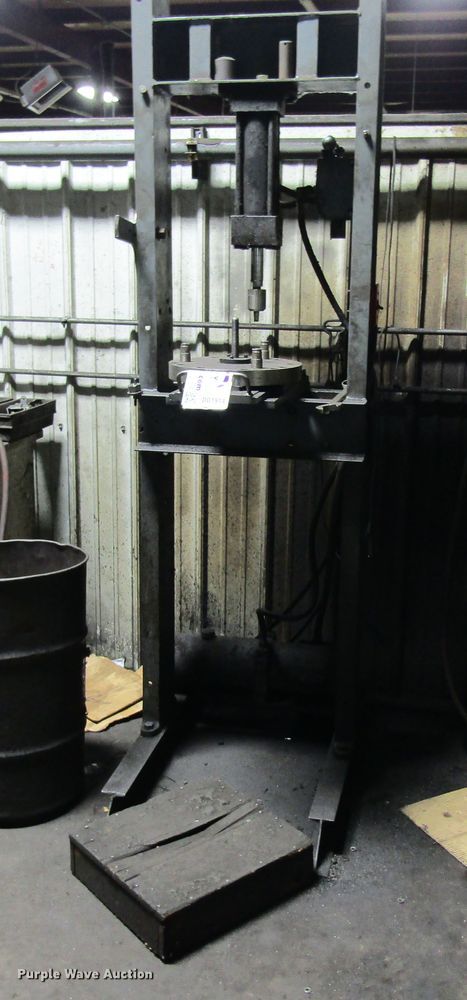 image for item DD1914 Hydraulic press
