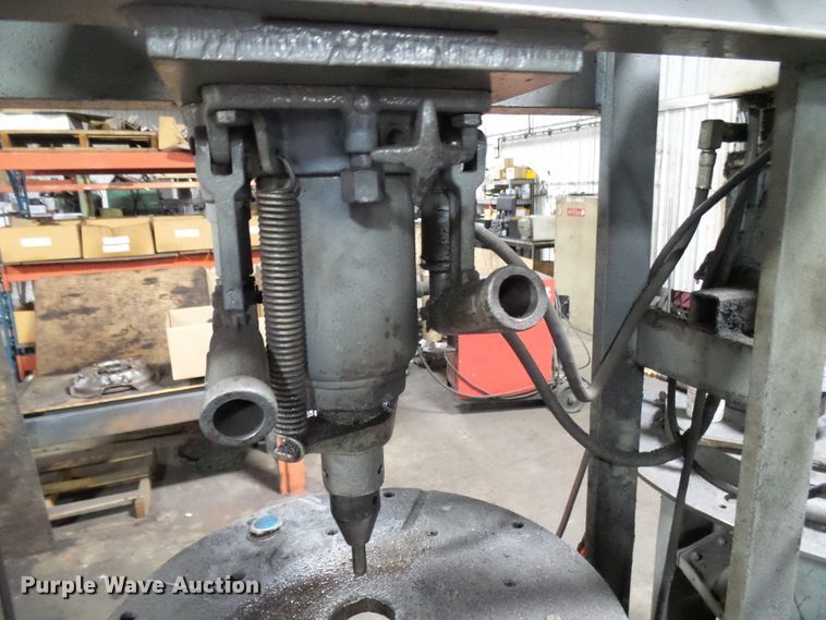 image for item DD1924 Hydraulic press