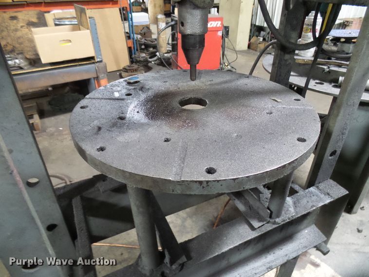 image for item DD1924 Hydraulic press