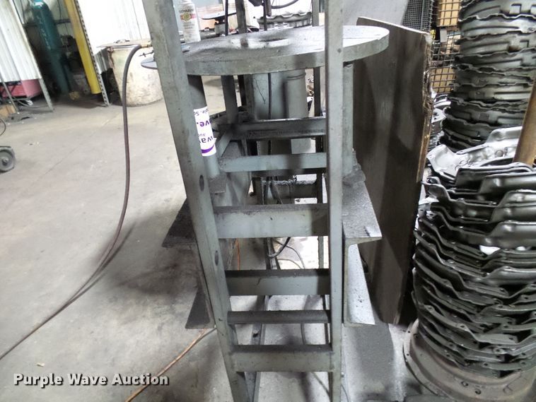 image for item DD1924 Hydraulic press