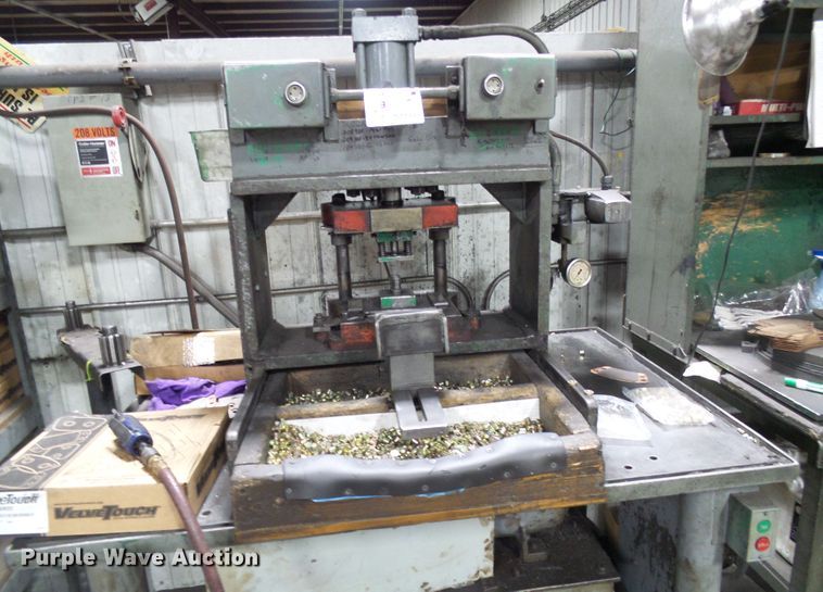 image for item DD1933 Press