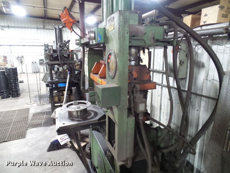 image for item DD1942 Truxton DC2-SA press