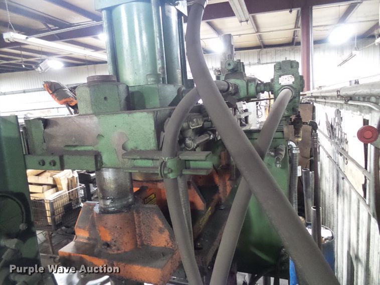 image for item DD1942 Truxton DC2-SA press