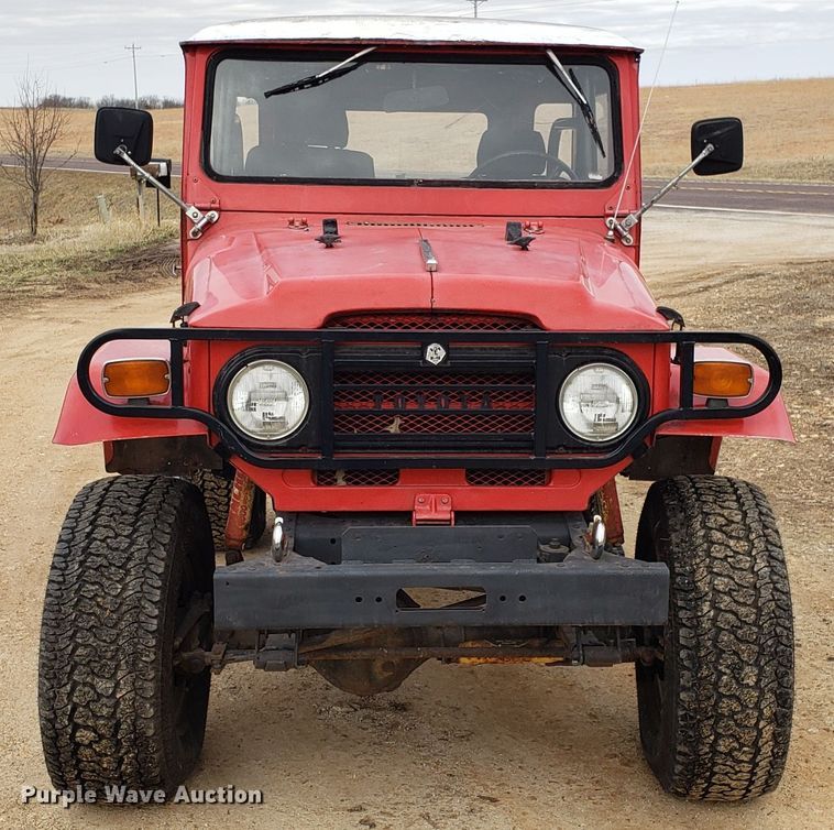 image for item DD2646 1971 Toyota FJ40 SUV