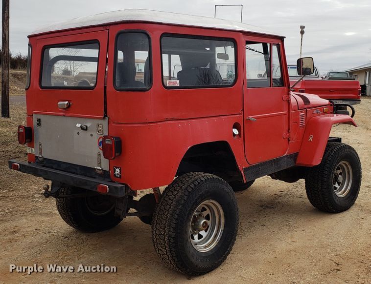 image for item DD2646 1971 Toyota FJ40 SUV