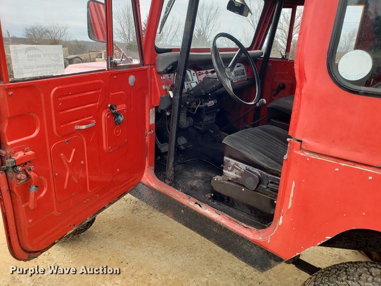 image for item DD2646 1971 Toyota FJ40 SUV