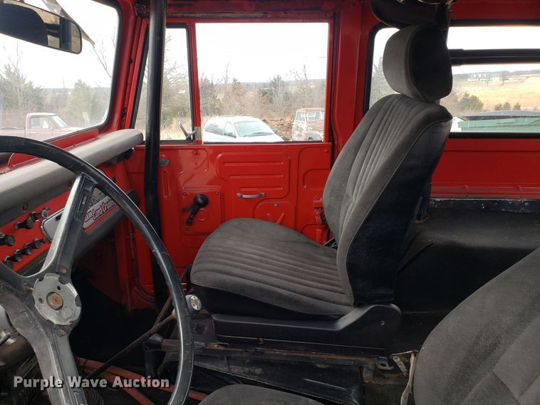 image for item DD2646 1971 Toyota FJ40 SUV