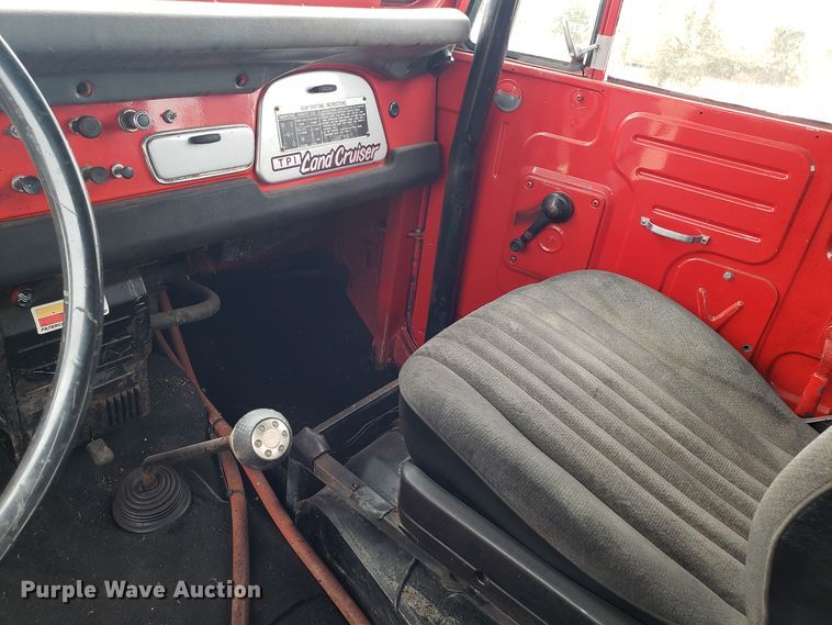 image for item DD2646 1971 Toyota FJ40 SUV