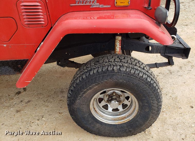 image for item DD2646 1971 Toyota FJ40 SUV
