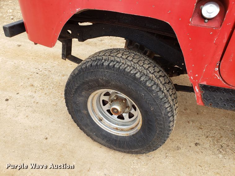 image for item DD2646 1971 Toyota FJ40 SUV