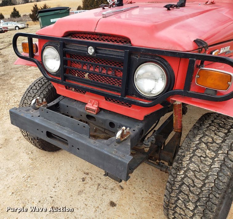 image for item DD2646 1971 Toyota FJ40 SUV
