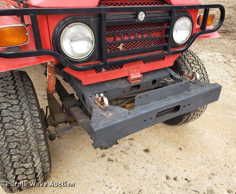 image for item DD2646 1971 Toyota FJ40 SUV