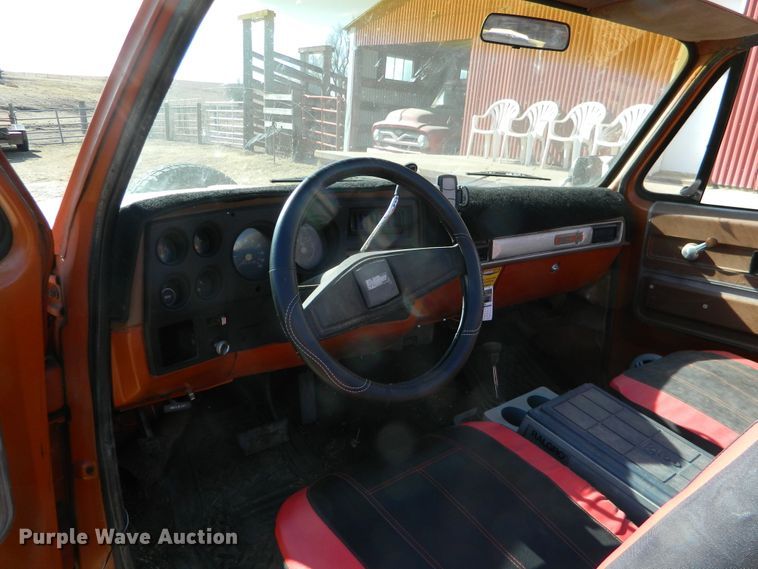 image for item DE4422 1975 Chevrolet Blazer SUV