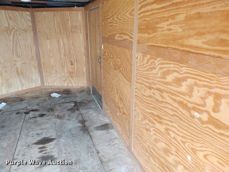 image for item DE6872 2017 Cargo Mate enclosed cargo trailer