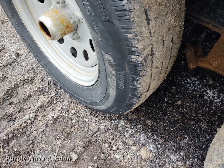 image for item DE6872 2017 Cargo Mate enclosed cargo trailer