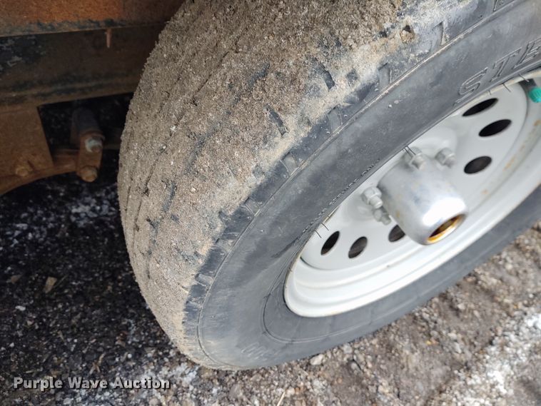 image for item DE6872 2017 Cargo Mate enclosed cargo trailer