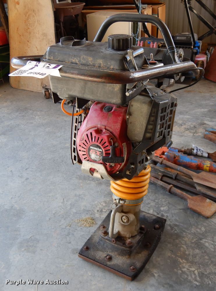 image for item DF5840 2005 Bomag B160/4 plate compactor