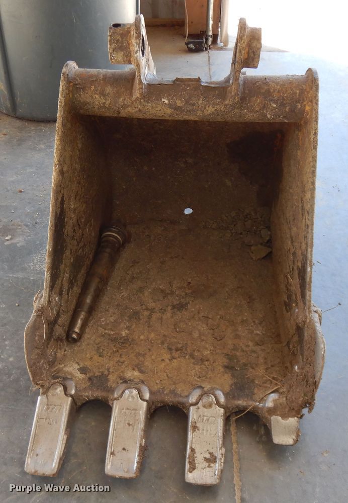 image for item DF5846 18"W mini excavator bucket