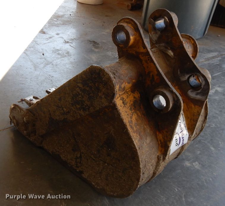 image for item DF5846 18"W mini excavator bucket