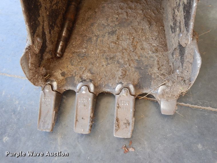 image for item DF5846 18"W mini excavator bucket