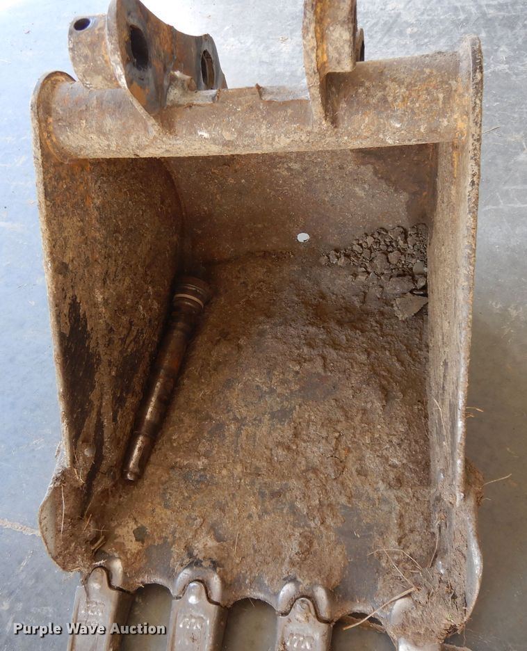 image for item DF5846 18"W mini excavator bucket