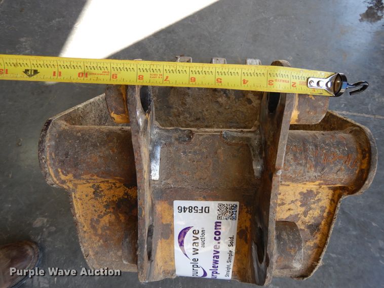 image for item DF5846 18"W mini excavator bucket