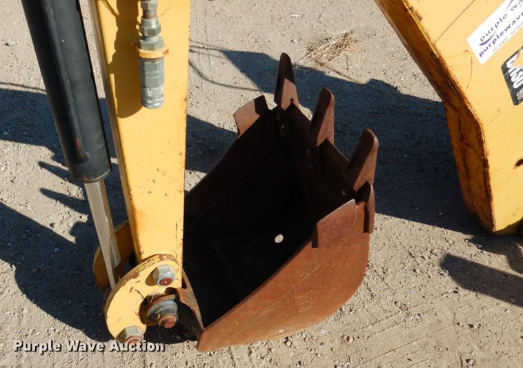 image for item DF7361 2005 Caterpillar BH30W backhoe attachment