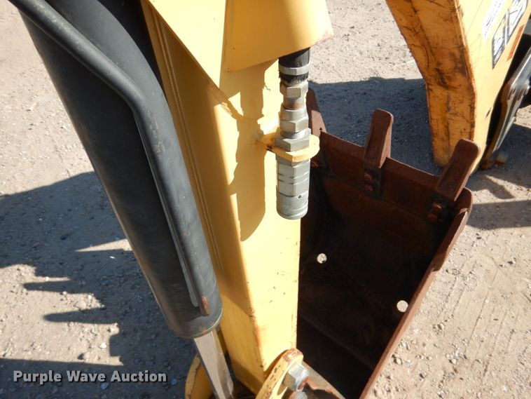 image for item DF7361 2005 Caterpillar BH30W backhoe attachment