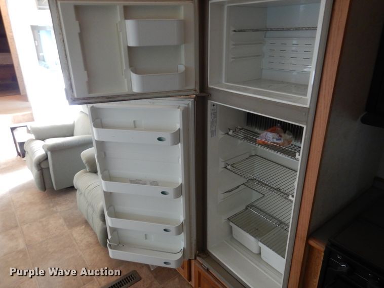 image for item DF7363 1996 Newmar Mountain Aire 39RKWB camper