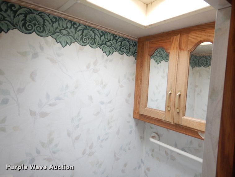 image for item DF7363 1996 Newmar Mountain Aire 39RKWB camper