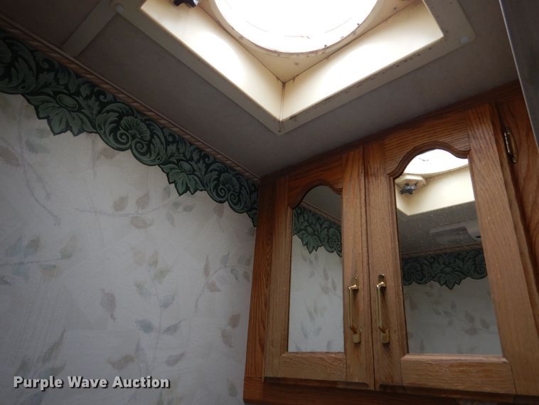 image for item DF7363 1996 Newmar Mountain Aire 39RKWB camper