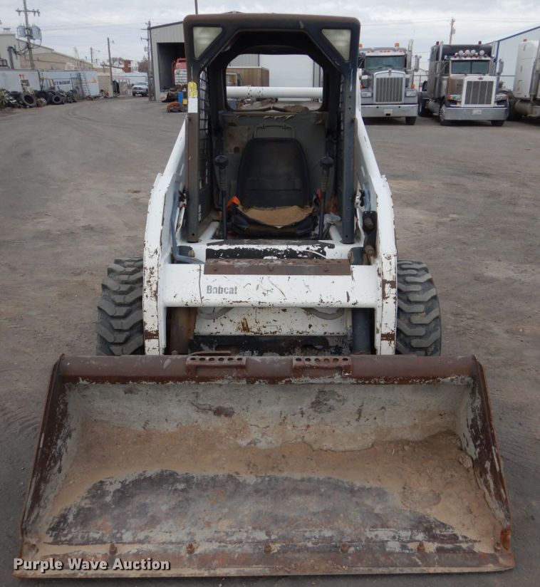 image for item DF7368 2001 Bobcat 773 skid steer