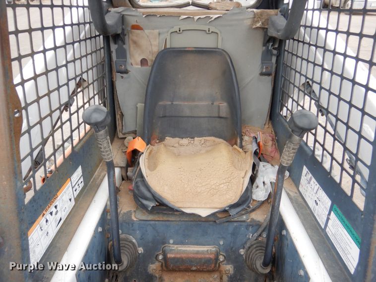 image for item DF7368 2001 Bobcat 773 skid steer