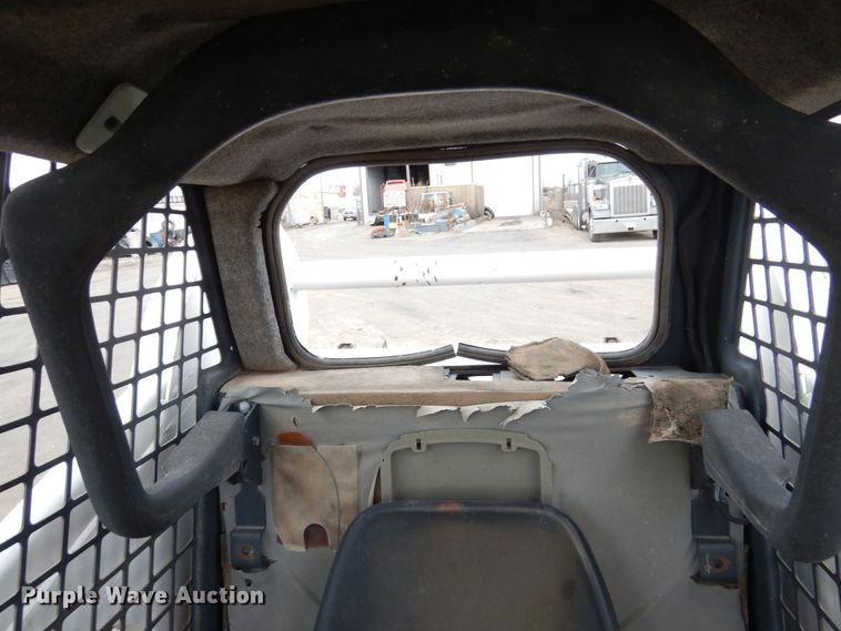 image for item DF7368 2001 Bobcat 773 skid steer