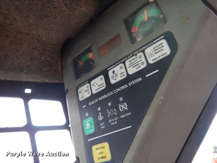 image for item DF7368 2001 Bobcat 773 skid steer