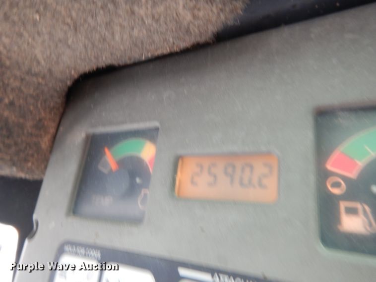 image for item DF7368 2001 Bobcat 773 skid steer